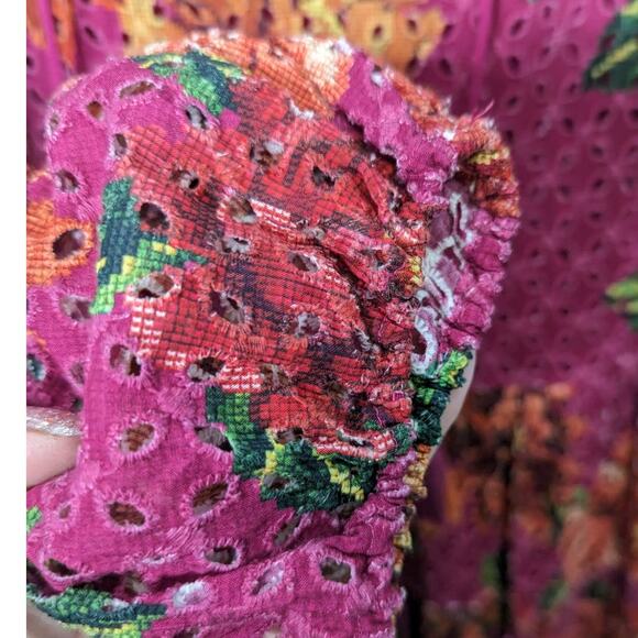 Farm Rio Anthro Eyelet Tiered Tunic Floral Split Neck Pink Multi Large P NWOT - Picture 10 of 12